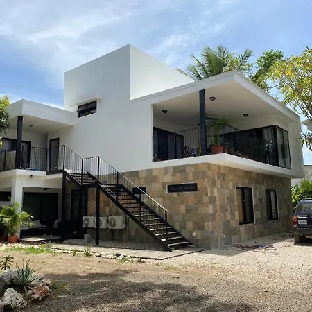 La Chona Apartments